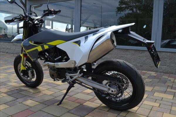 Husqvarna 701 Supermoto 2024