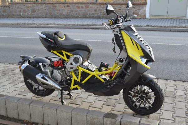 Italjet Dragster 200 yellow 2023 AKCE!