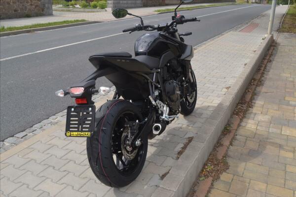 Suzuki GSX-8S 2024 záruka 40K km